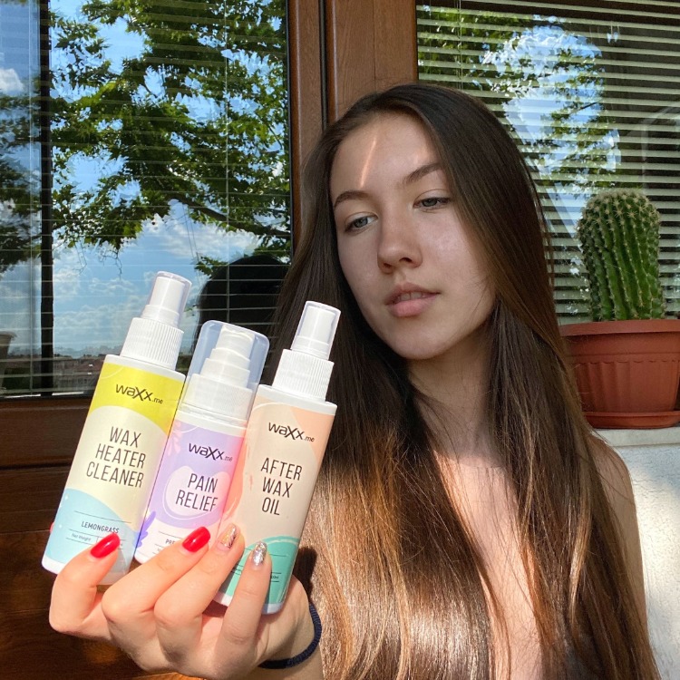 Pain relief pre-wax spray